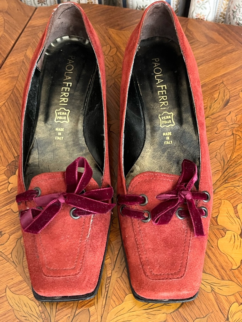 Paola Ferri Red suede low heel pumps size 7 Made in Italy